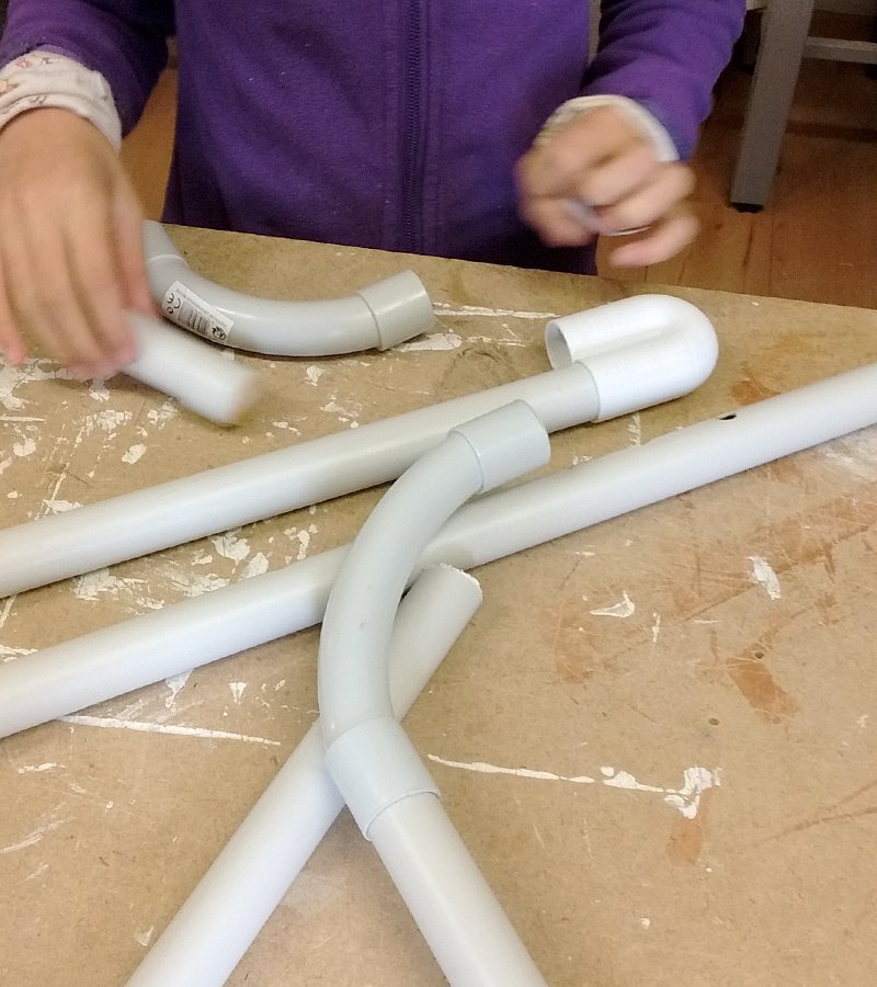 Assemblage de tubes et de coudes pour fabriquer une flûte